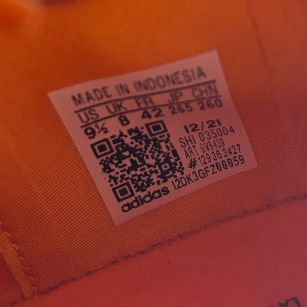 NWB Adidas Originals NMD R1 Womens Running Boost Bright Orange Gv9439 - Picture 12 of 13